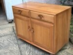 FINE RETRO TWO DOOR ERCOL SIDEBOARD - Image 2