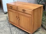 FINE RETRO TWO DOOR ERCOL SIDEBOARD - Image 3