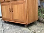 FINE RETRO TWO DOOR ERCOL SIDEBOARD - Image 4