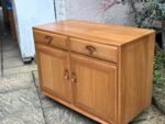 FINE RETRO TWO DOOR ERCOL SIDEBOARD - Image 5