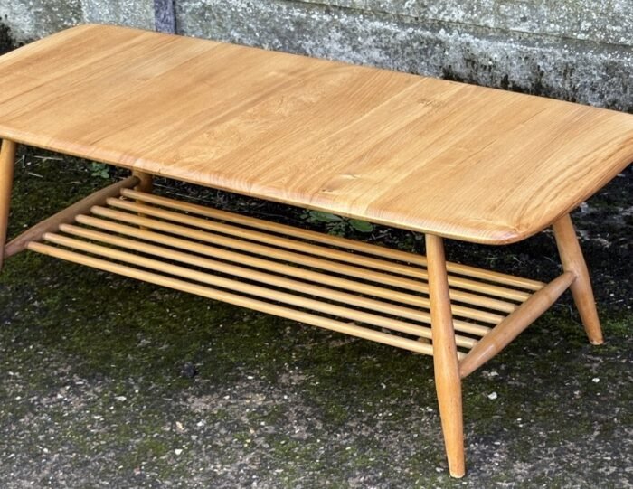 SUPERB RETRO ERCOL COFFEE TABLE - Image 2
