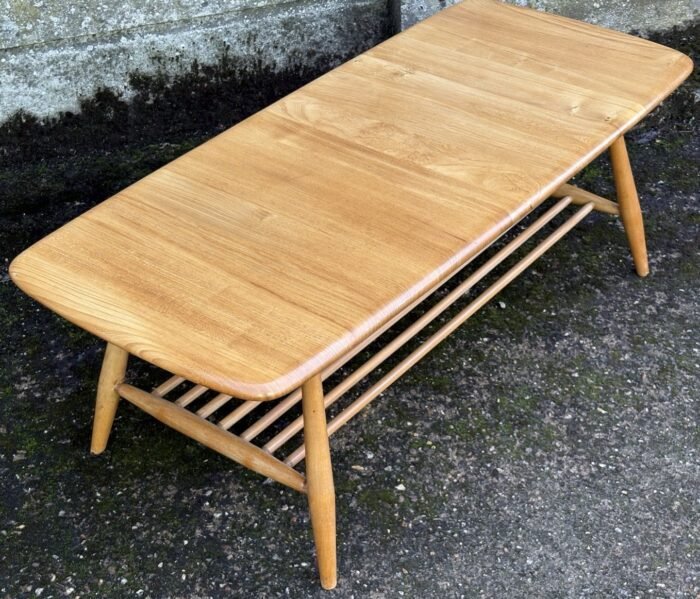 SUPERB RETRO ERCOL COFFEE TABLE - Image 4