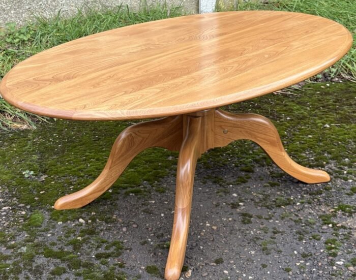 SUPERB MODERN LARGE ERCOL COFFEE TABLE - Image 2