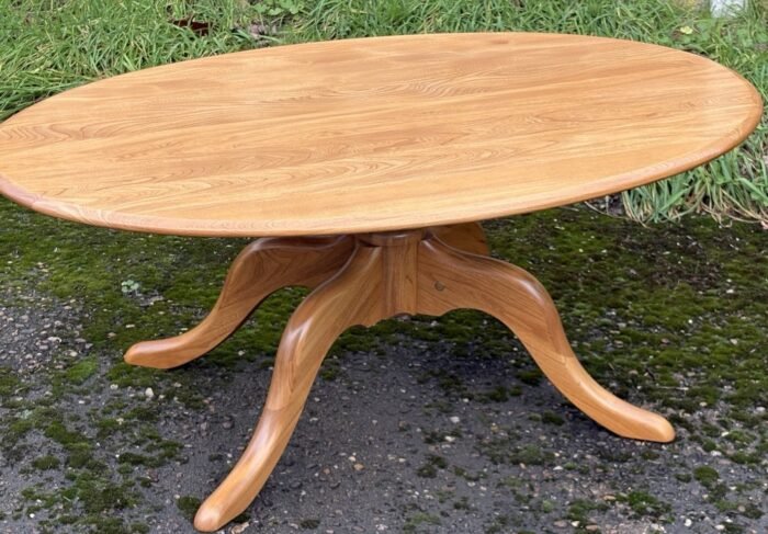 SUPERB MODERN LARGE ERCOL COFFEE TABLE - Image 4