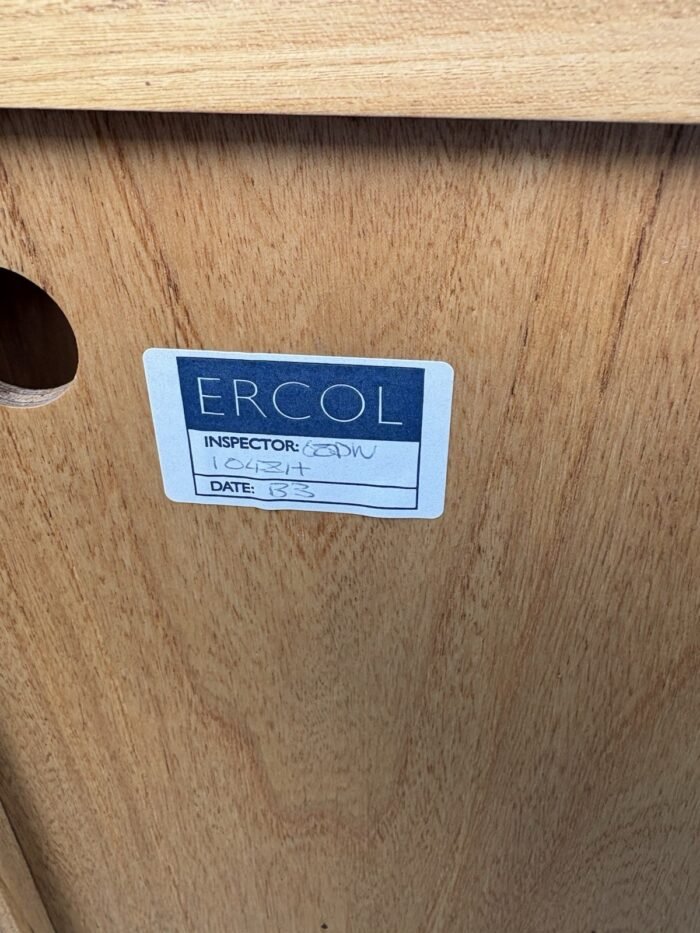 FINE PAIR OF ERCOL BEDSIDE CABINETS STANDS - Image 3