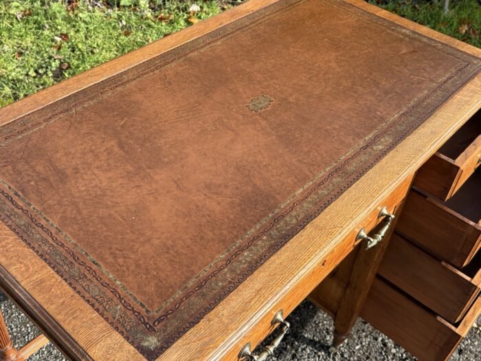 SUPERB SMALL OAK ARTS AND CRAFTS WRITING DESK 2 MAN - Image 2