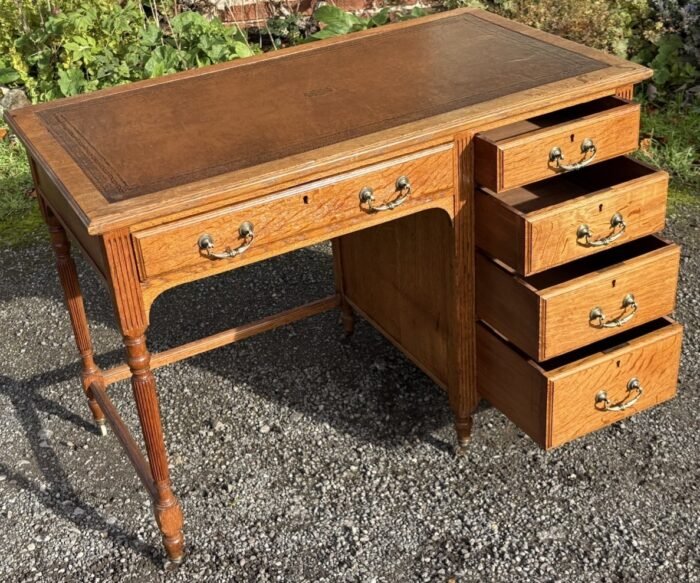 SUPERB SMALL OAK ARTS AND CRAFTS WRITING DESK 2 MAN - Image 3