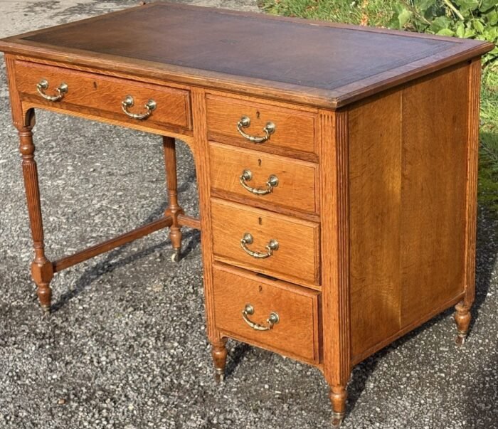 SUPERB SMALL OAK ARTS AND CRAFTS WRITING DESK 2 MAN - Image 5