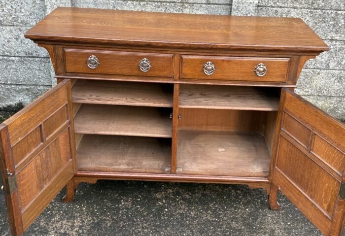 Superb Solid Oak Arts & Crafts Sideboard - Image 4