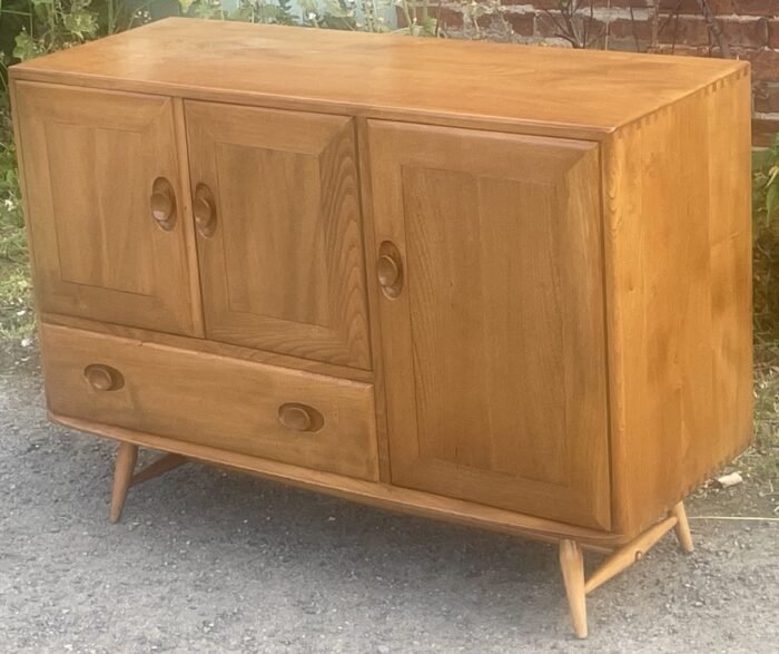 Fine Retro Ercol Three Door Sideboard - Image 5