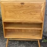 RARE MINT ERCOL BESPOKE WRITING BUREAU DESK CABINET BOOKCASE