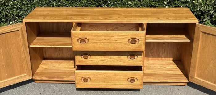 Fine Modern Ercol Retro Style Two Door Sideboard - Image 4