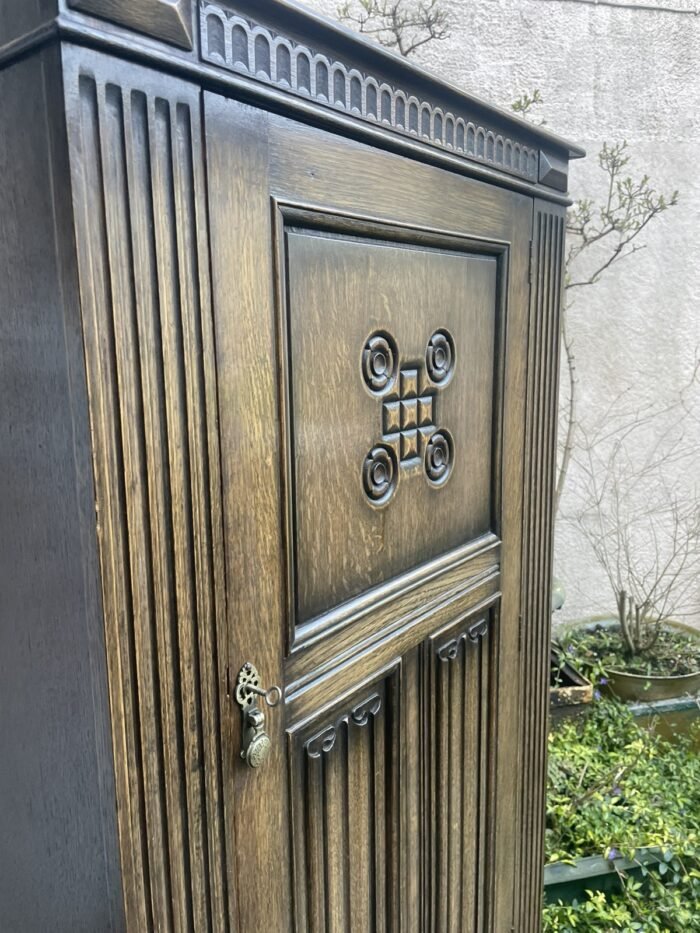Carved Solid Oak Arts & Crafts Hall Wardrobe - Image 5
