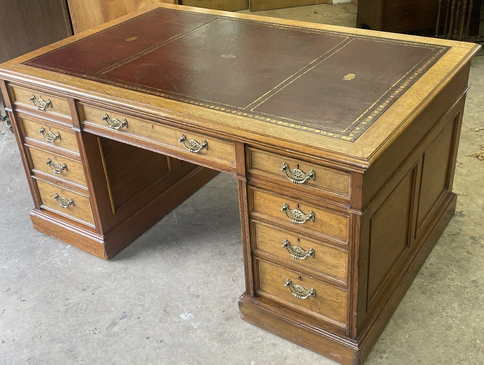 s-l1600-897.jpg Victorian Arts & Crafts Oak Partners Desk - Image 1
