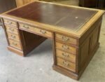 Victorian Arts & Crafts Oak Partners Desk - Image 2
