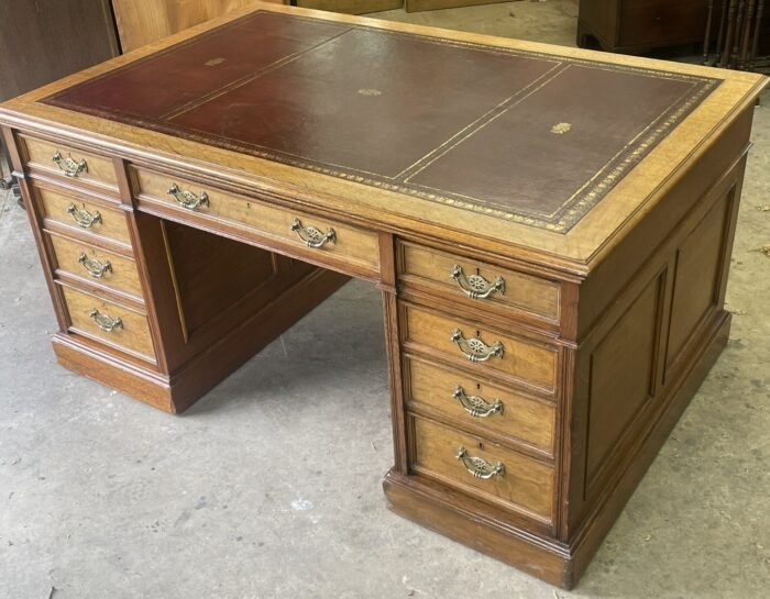 Victorian Arts & Crafts Oak Partners Desk - Image 2