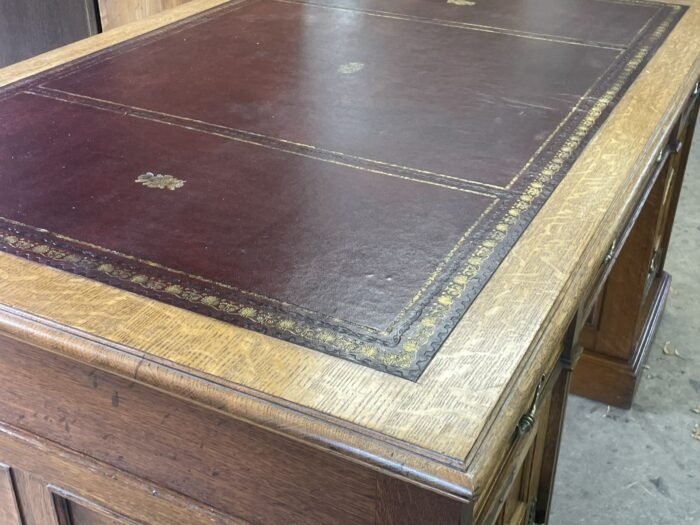 Victorian Arts & Crafts Oak Partners Desk - Image 4
