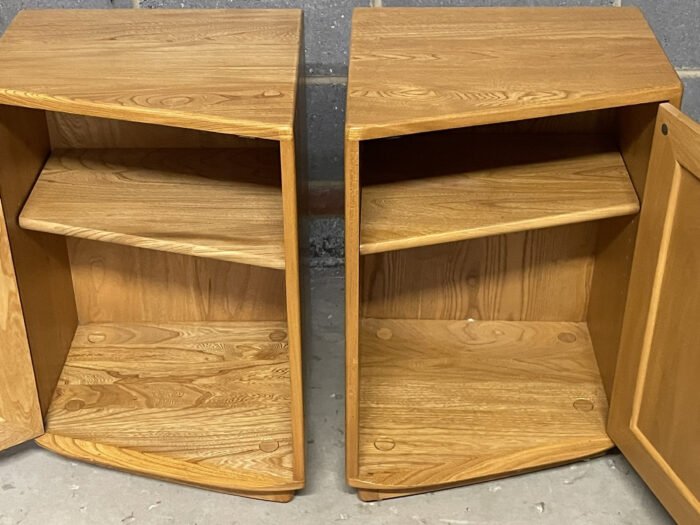 Pair of Modern Ercol Bedside Cabinets - Image 4