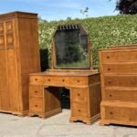 Stunning Golden Oak Arts and Crafts 3 Piece Bedroom Suite