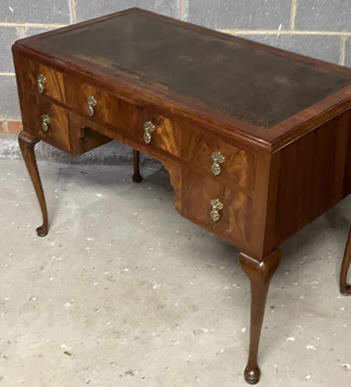 Superb Rare Walnut Art Deco Writing Desk - Image 2