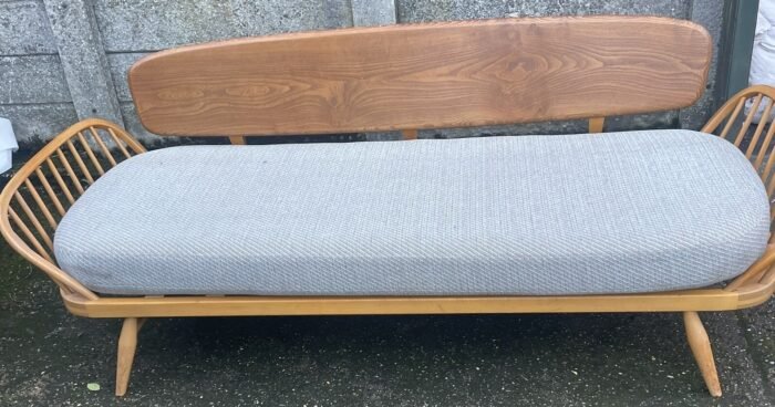 STUNNING RETRO ERCOL SOFA DAYBED - Image 5